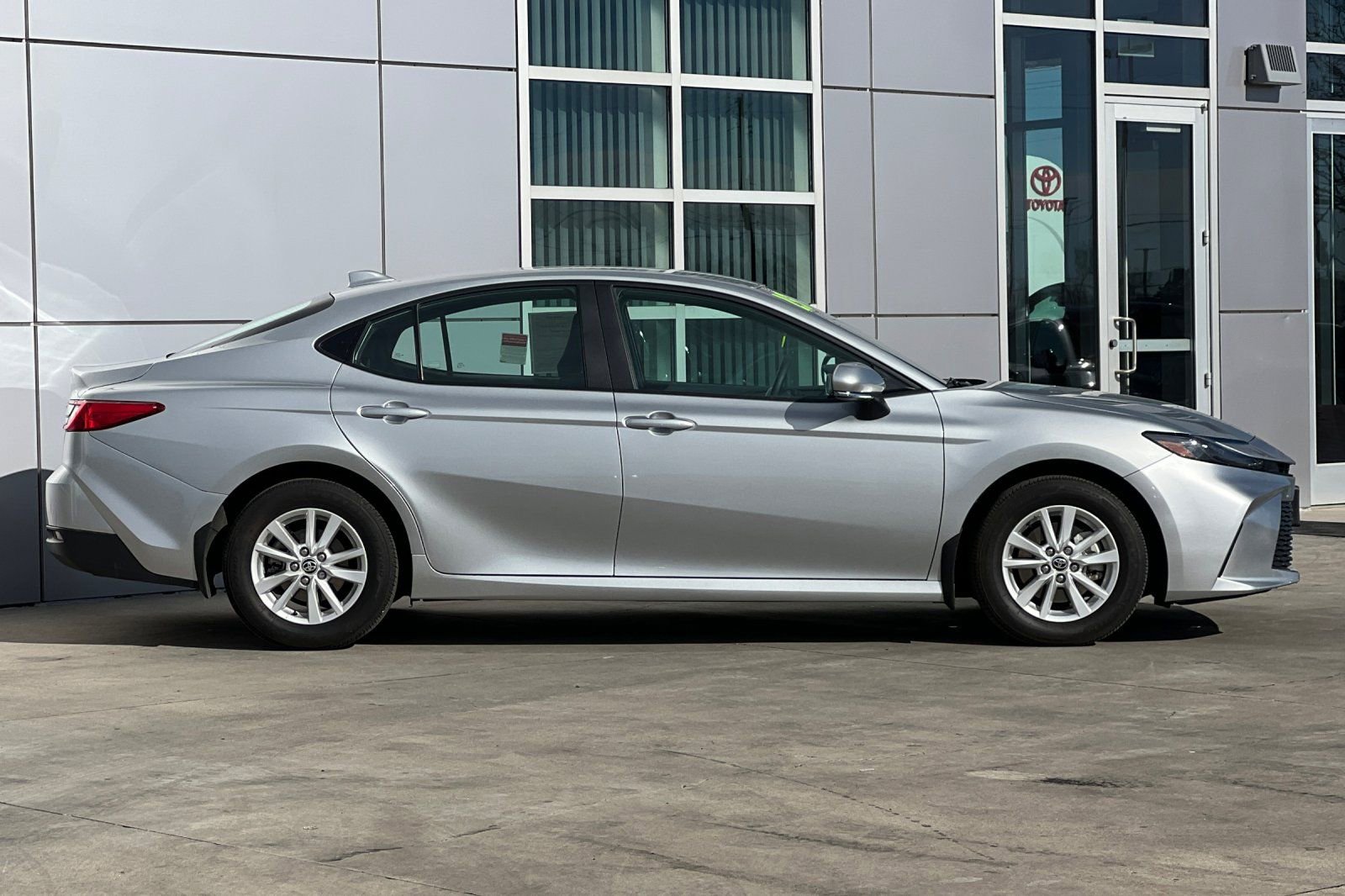 Certified 2025 Toyota Camry LE w/ Convenience Package image 3