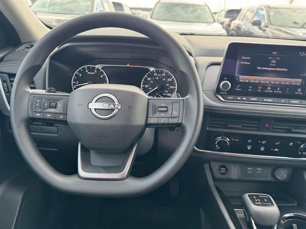 Used 2025 Nissan Rogue S image 12