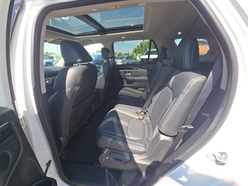 Used 2023 Honda Pilot Touring image 26