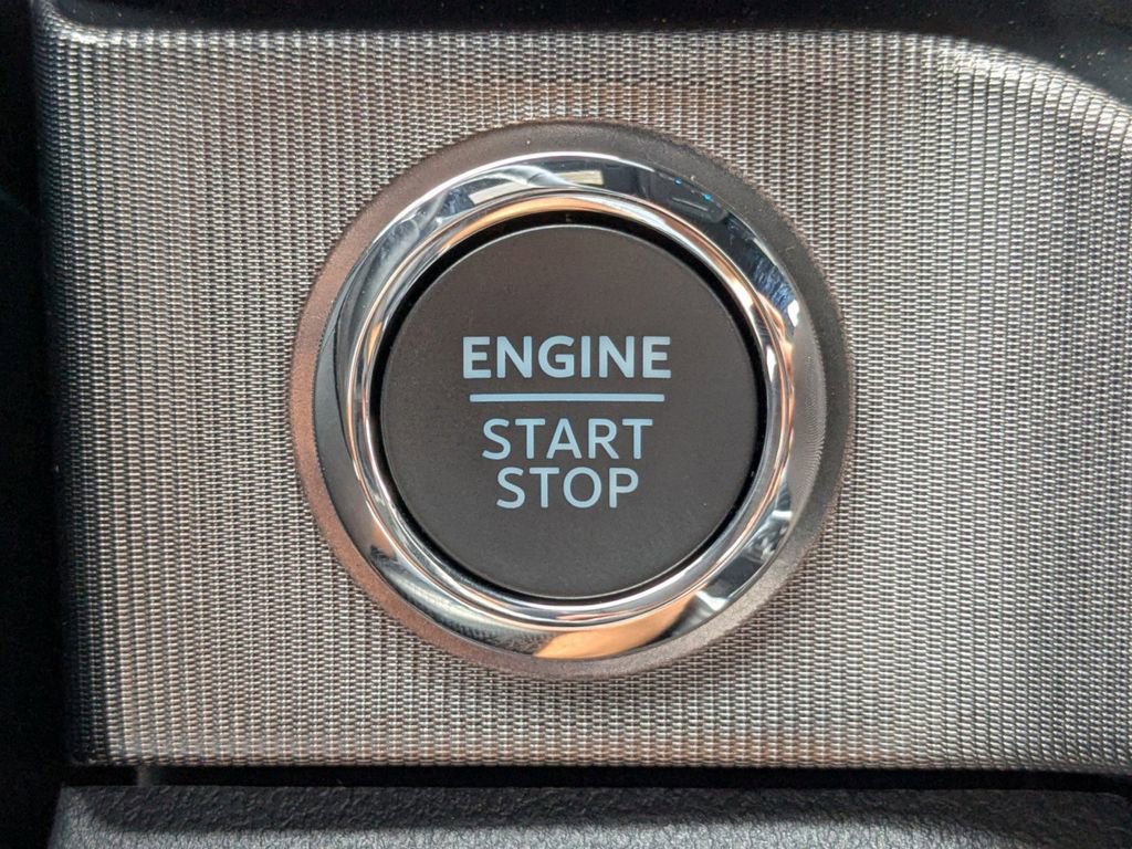 New 2026 Ford F250 Platinum image 32