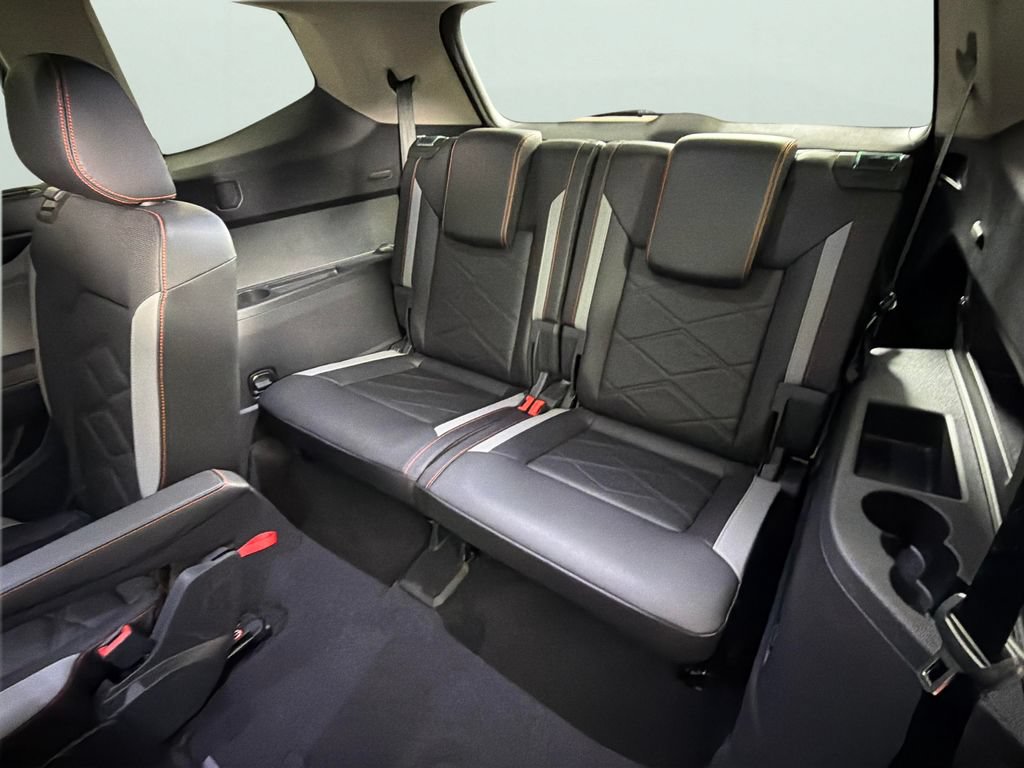 Used 2025 Volkswagen Atlas Peak Edition SE AWD/4WD image 30