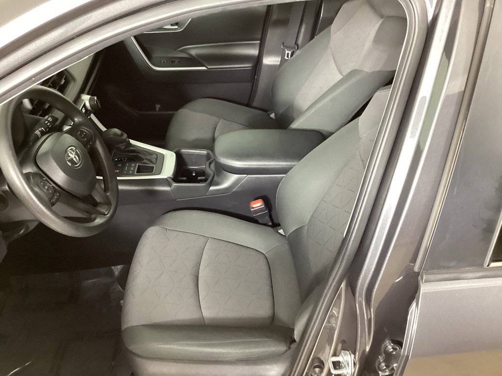 Used 2024 Toyota RAV4 XLE AWD/4WD image 28