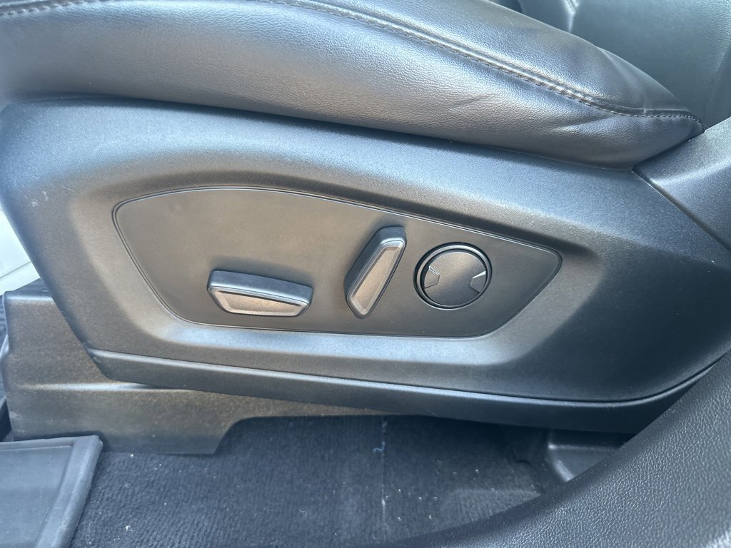 Used 2022 Ford Explorer XLT w/ Equipment Group 202A image 17