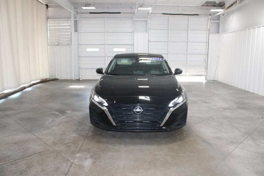 Used 2024 Nissan Altima 2.5 SV FWD image 3