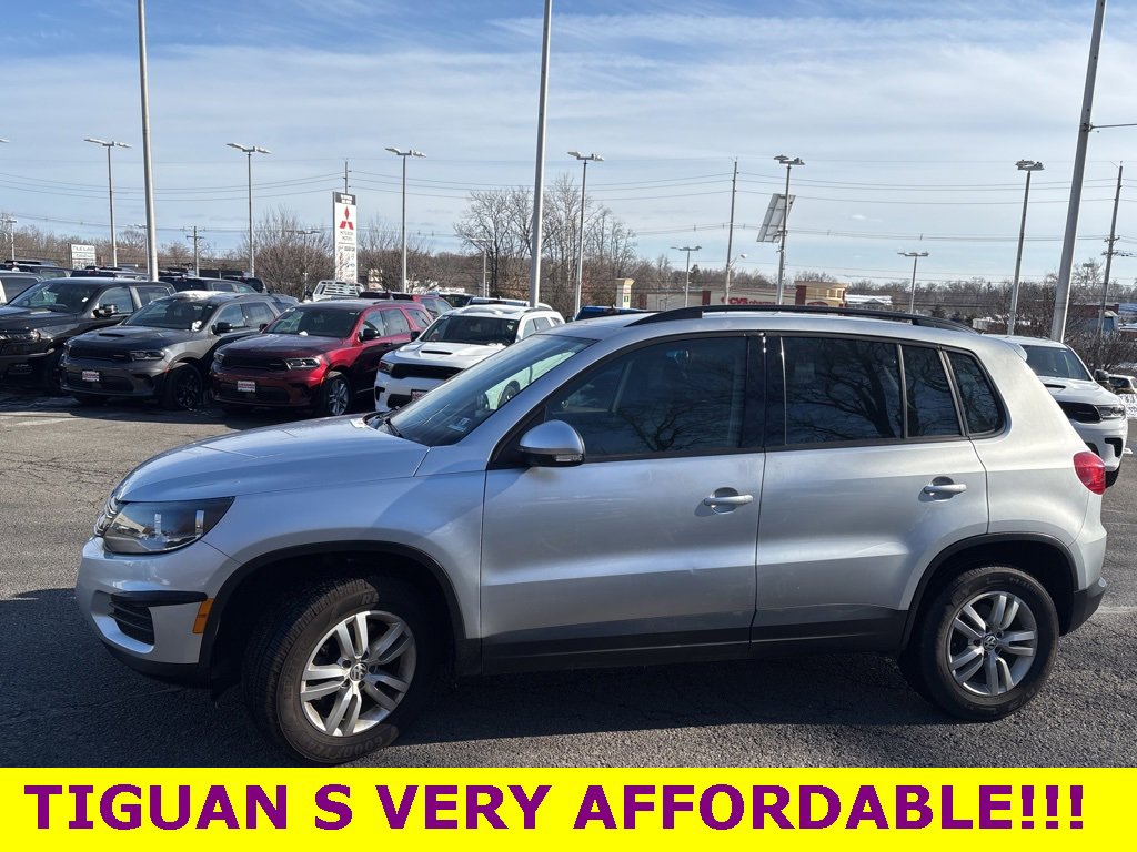 Used 2015 Volkswagen Tiguan S image 3