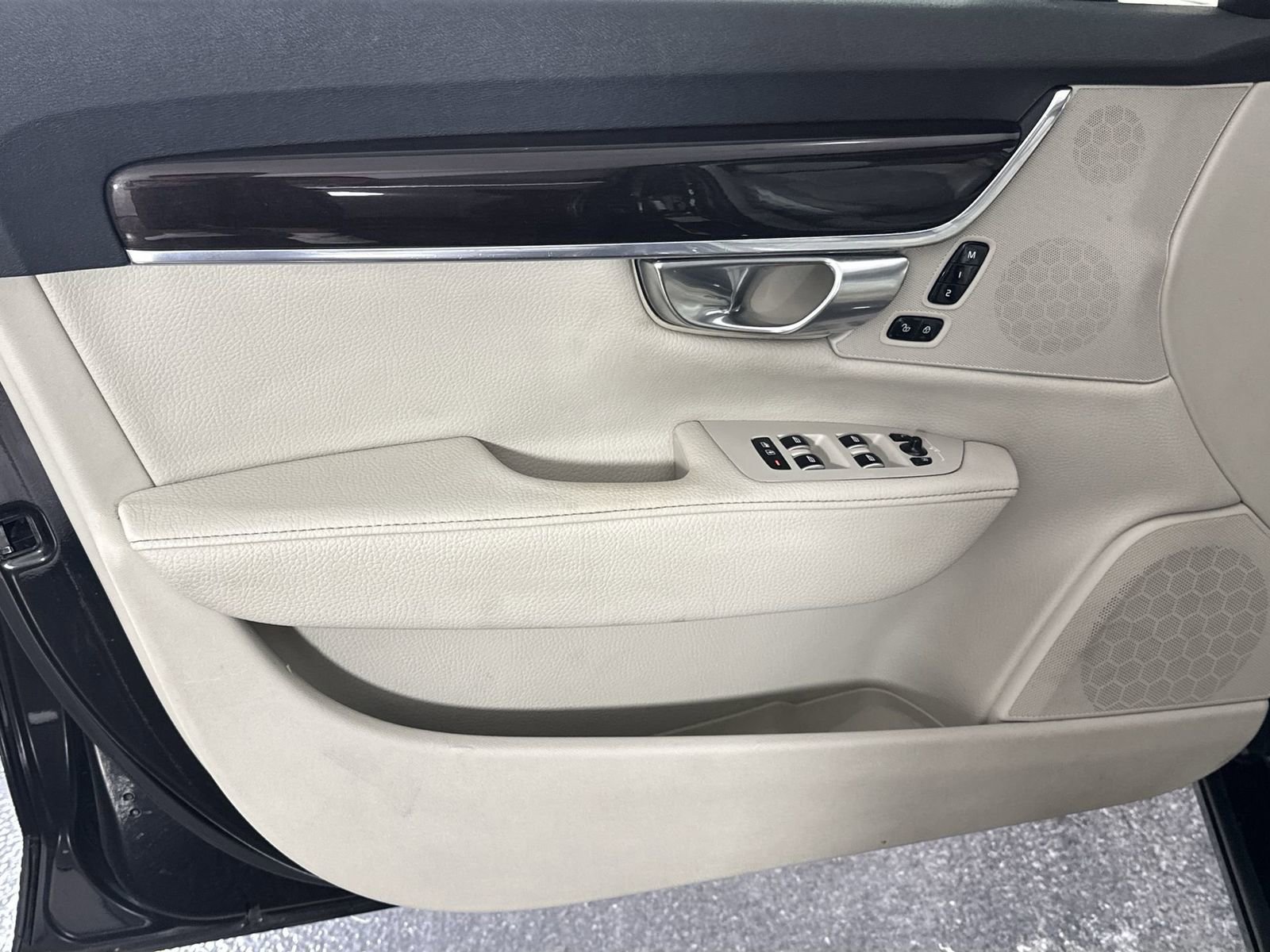 Used 2018 Volvo S90 T5 Momentum w/ Convenience Package image 33