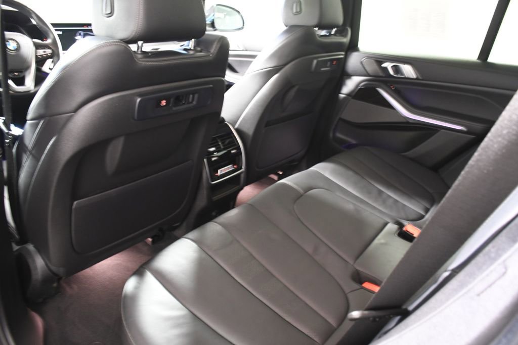 Used 2021 BMW X5 xDrive40i w/ Premium Package image 27