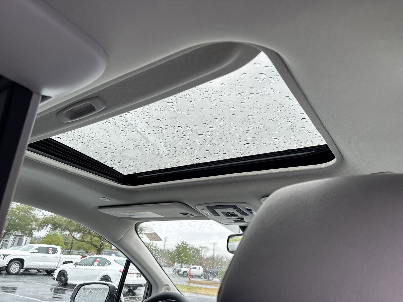 New 2025 Toyota Sienna XLE w/ XLE Plus Package image 32