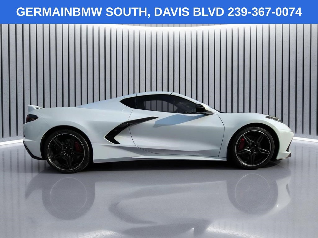 Used 2020 Chevrolet Corvette Stingray Preferred Cpe w/ 2LT Preferred Equipment Group RWD image 4