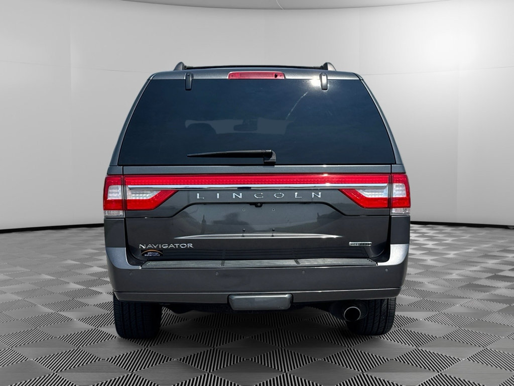 Used 2016 Lincoln Navigator Reserve AWD/4WD image 7