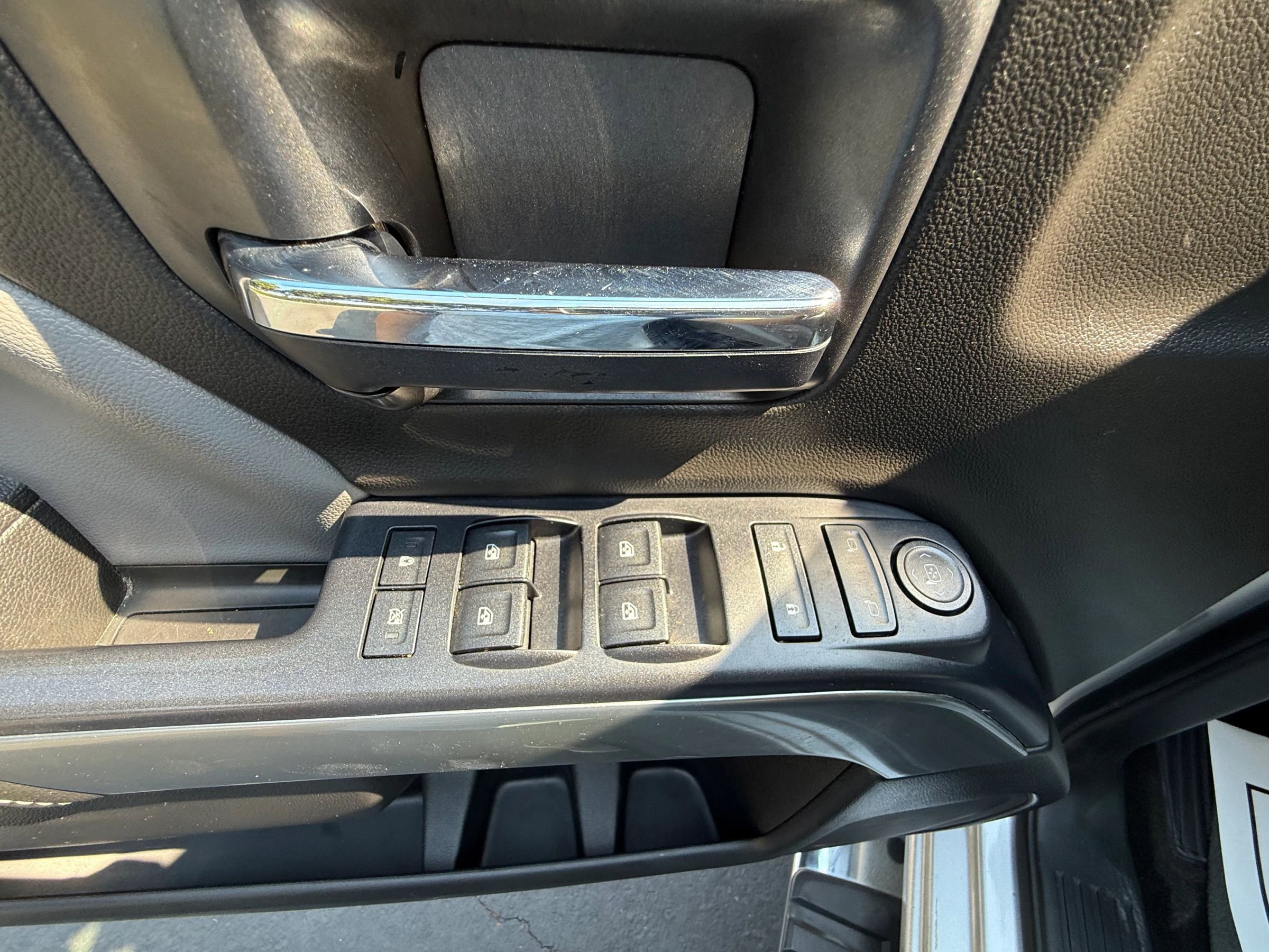Used 2015 Chevrolet Silverado 2500 LT w/ LT Convenience Package image 20