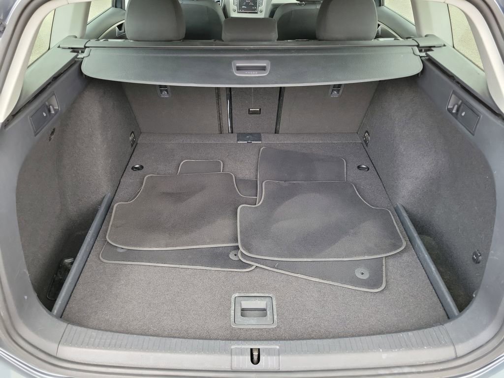 Used 2016 Volkswagen Golf S FWD image 10