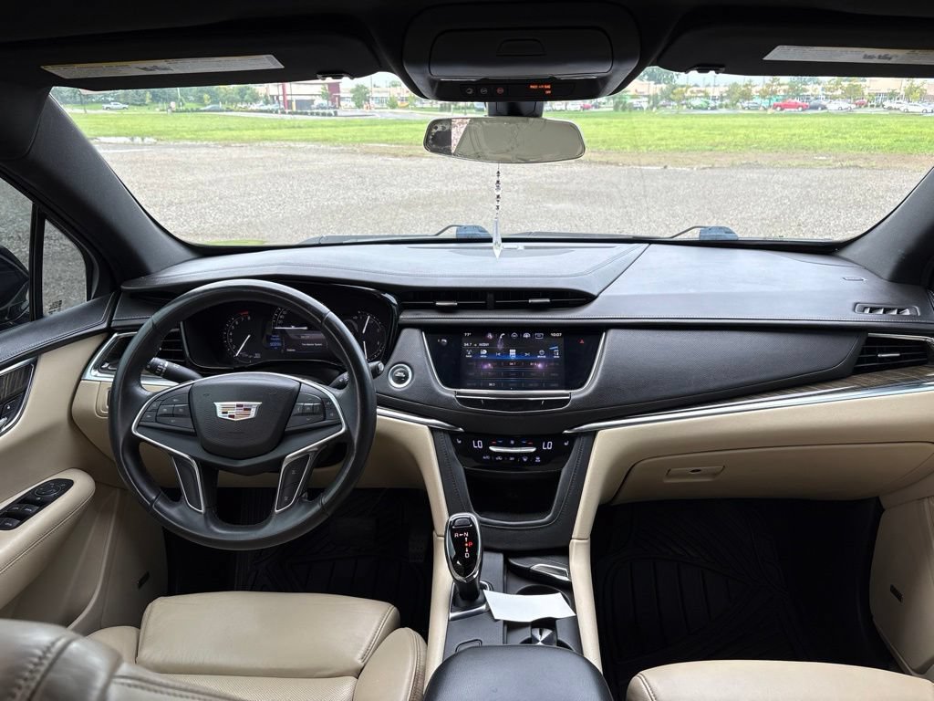 Used 2017 Cadillac XT5 FWD image 13