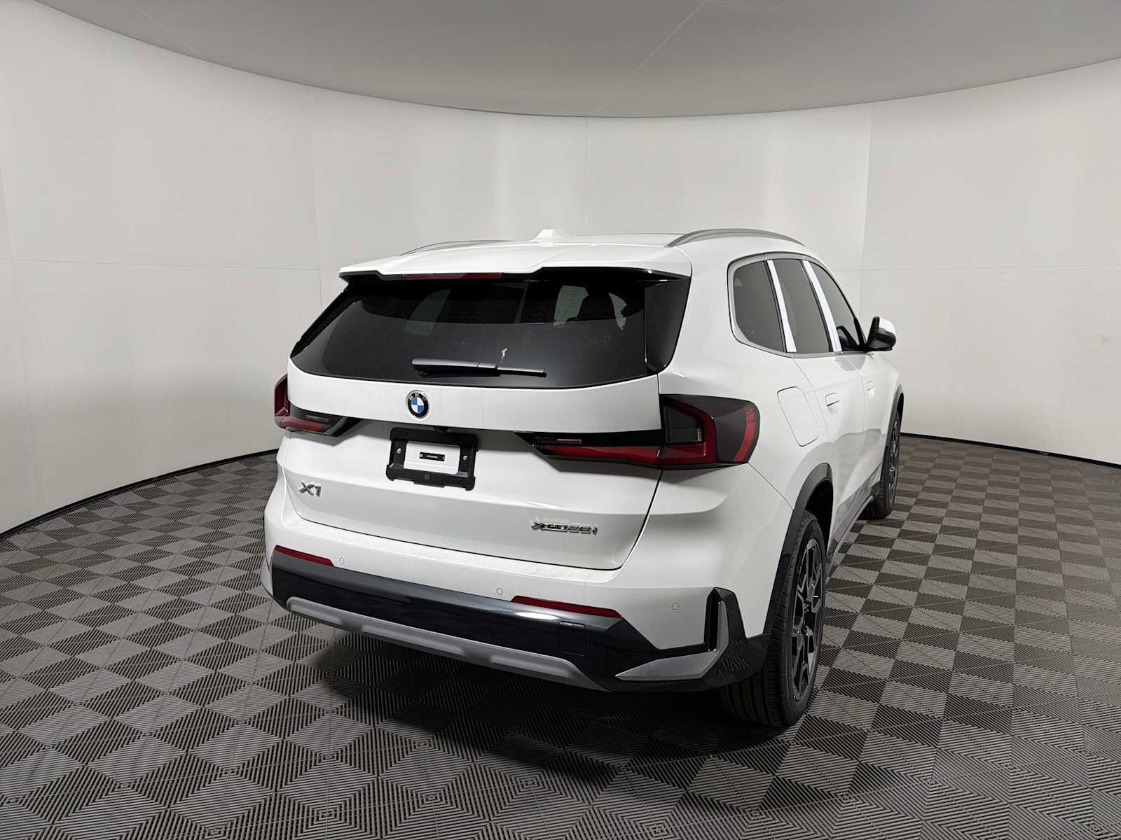 New 2026 BMW X1 xDrive28i w/ Convenience Package AWD/4WD image 9