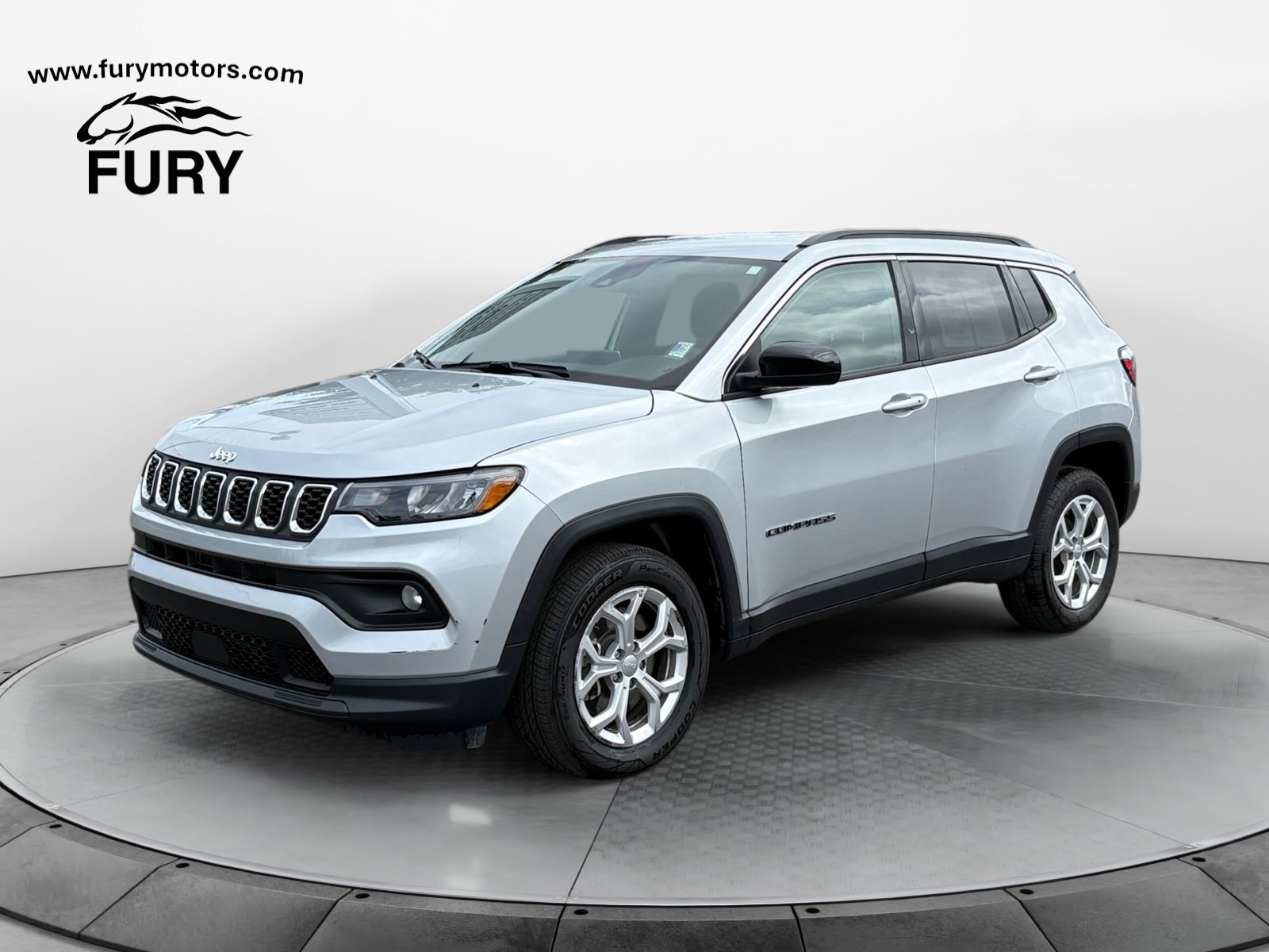 Used 2024 Jeep Compass Latitude AWD/4WD image 10