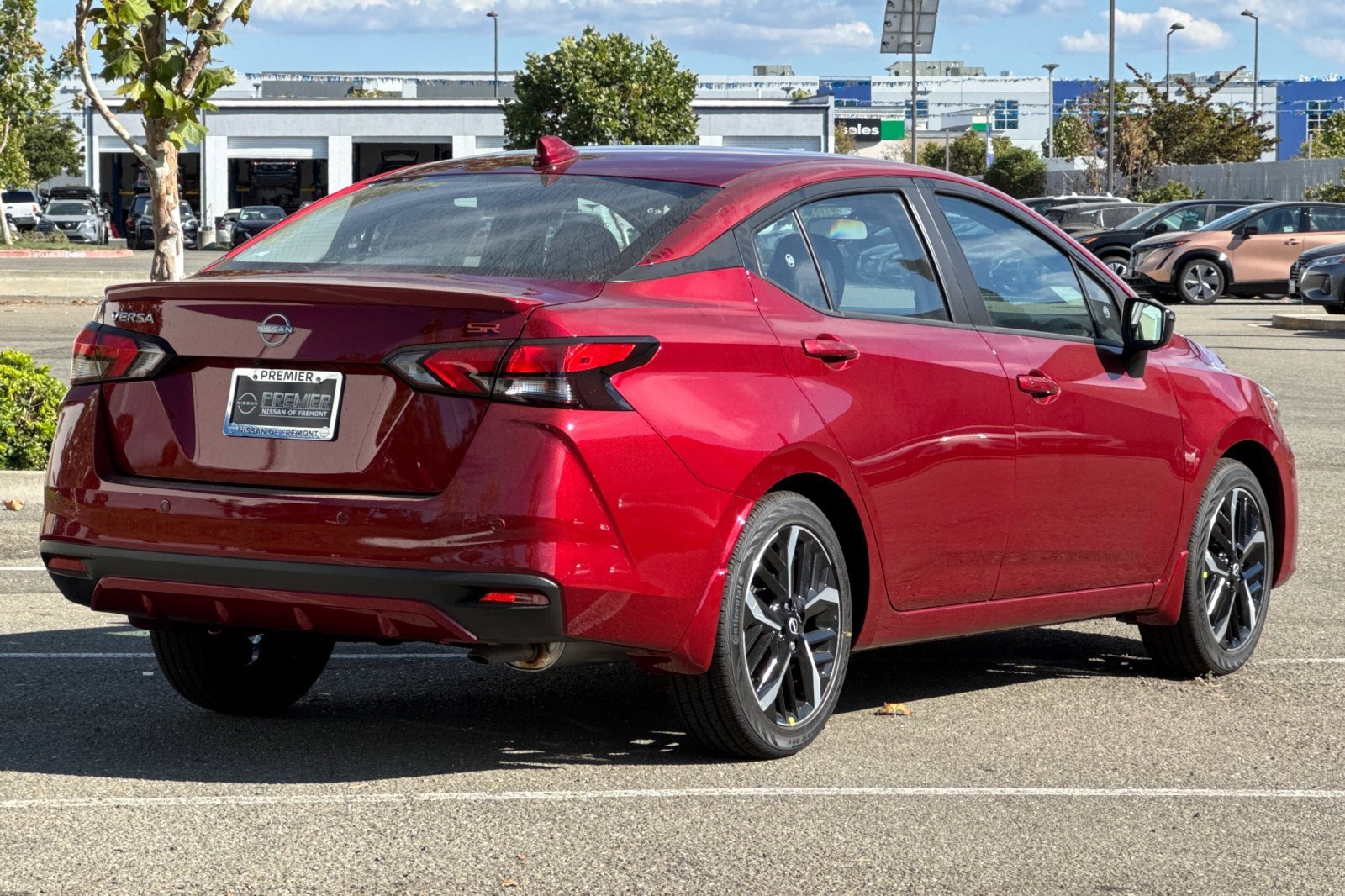Used 2025 Nissan Versa SR w/ Trunk Package image 4
