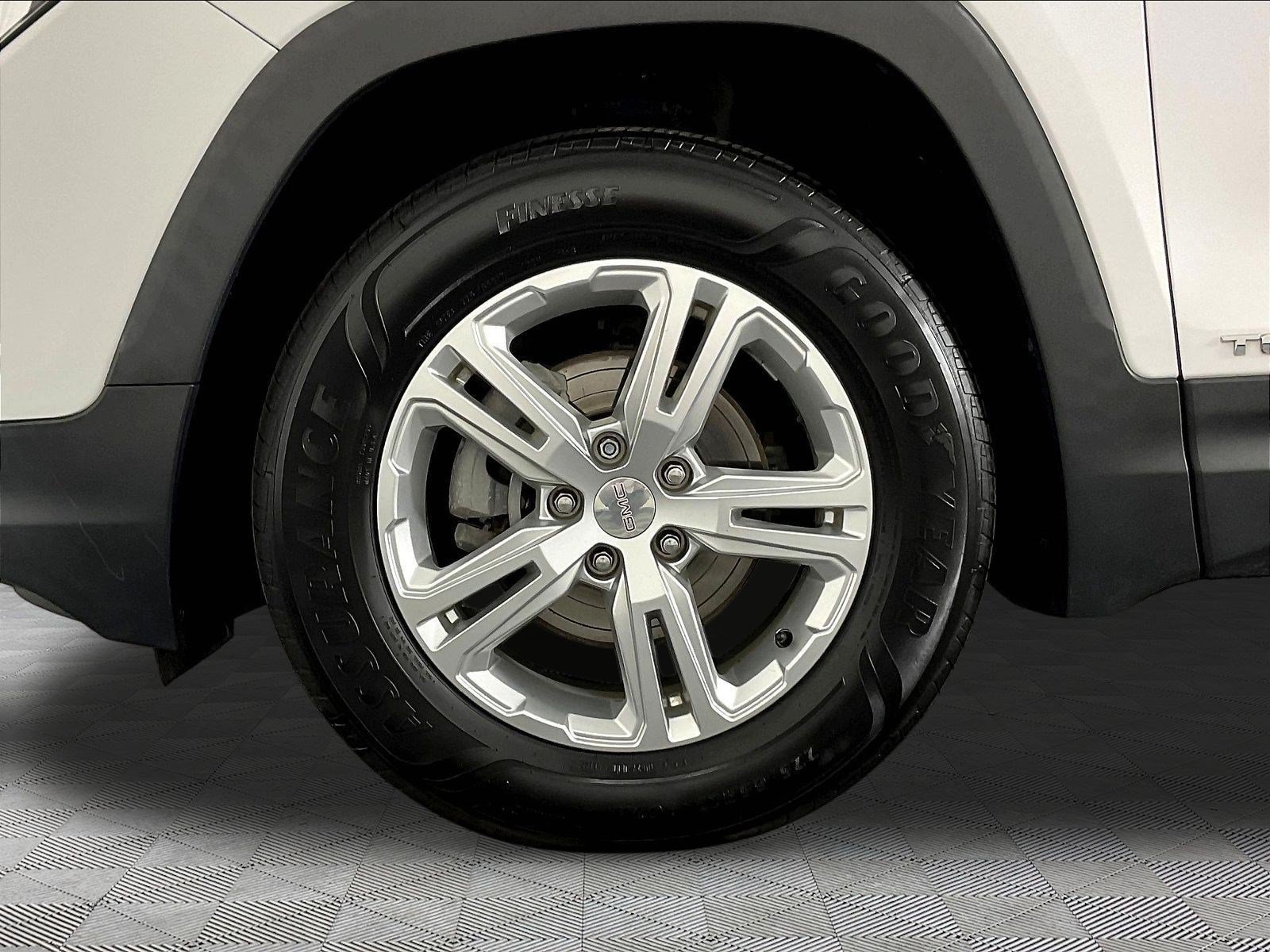 Used 2020 GMC Terrain SLE w/ Driver Convenience Package AWD/4WD image 32