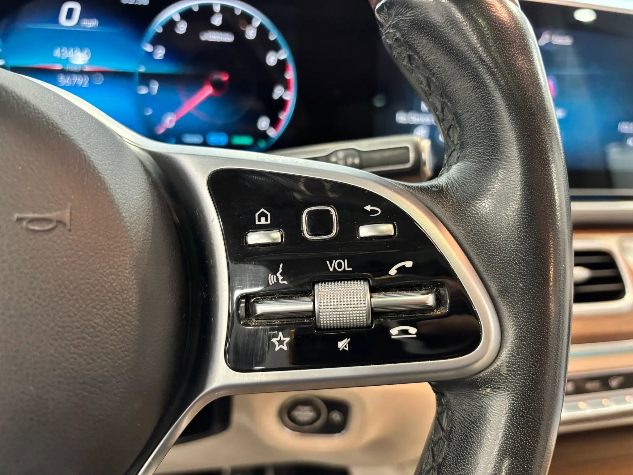 Used 2022 Mercedes-Benz GLS 450 GLS 450 4MATIC Sport Utility 4 image 30