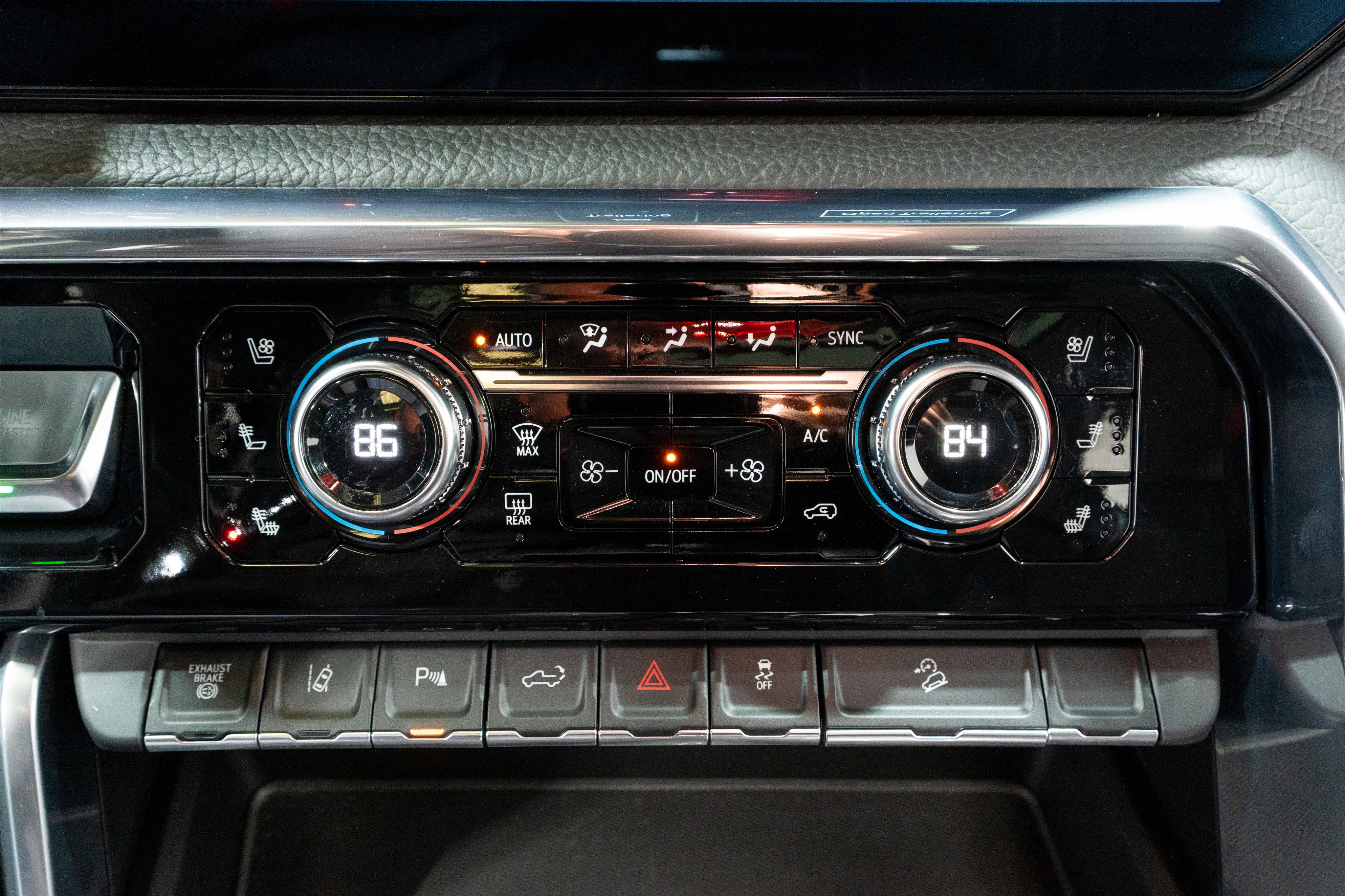 Used 2024 GMC Sierra 2500 Denali w/ Denali Reserve Package image 29