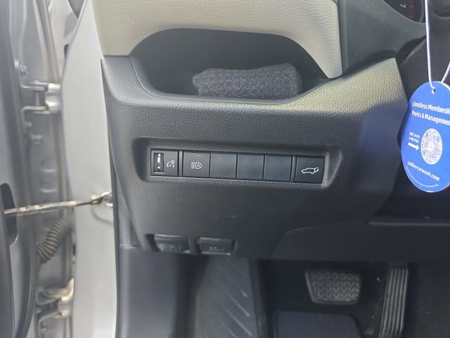 Used 2019 Toyota RAV4 XLE FWD image 20