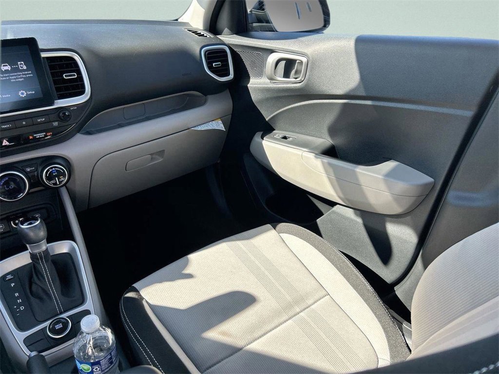 Certified 2024 Hyundai Venue SEL image 15