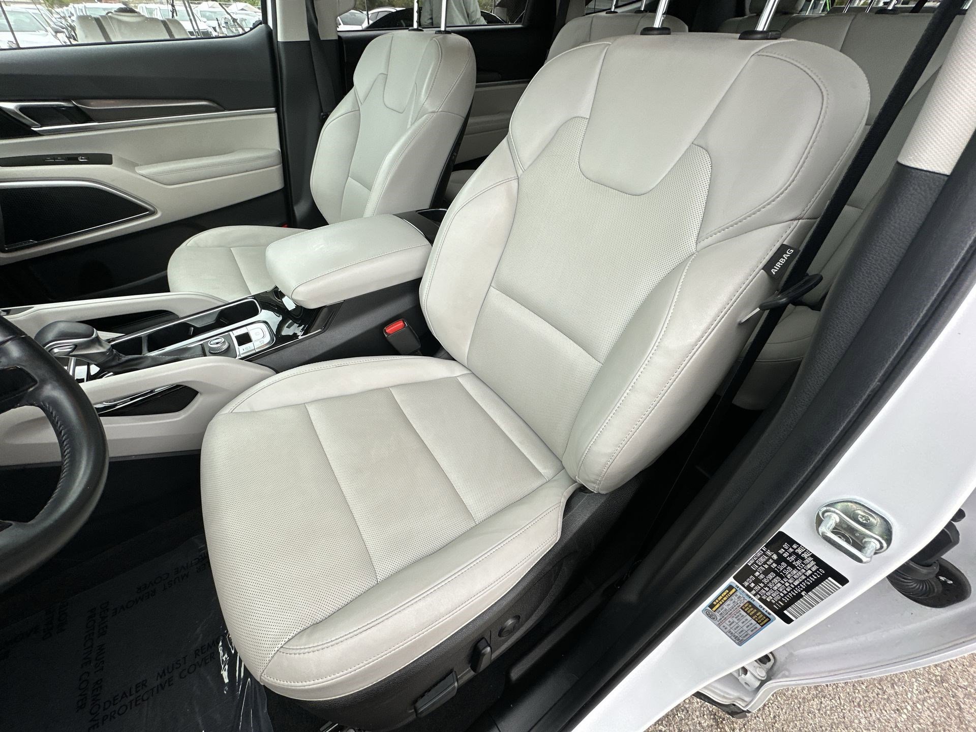 Used 2023 Kia Telluride S image 13