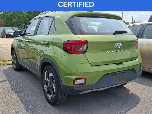 Used 2023 Hyundai Venue SEL w/ Cargo Package FWD image 3