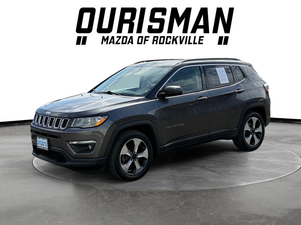 Used 2018 Jeep Compass Latitude w/ Popular Equipment Group FWD image 2