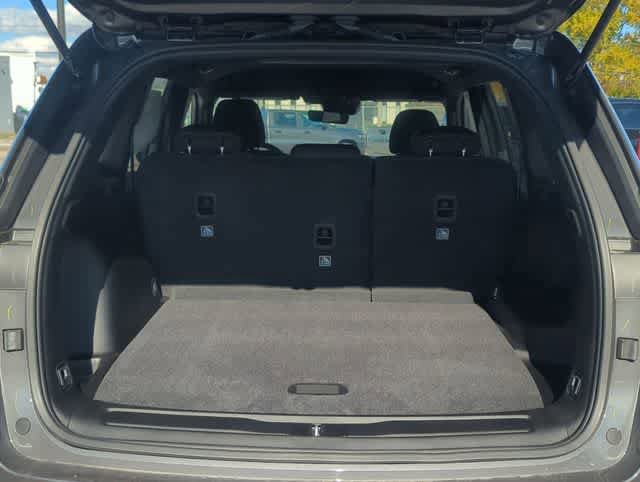 Used 2025 Jeep Grand Cherokee Laredo AWD/4WD image 33