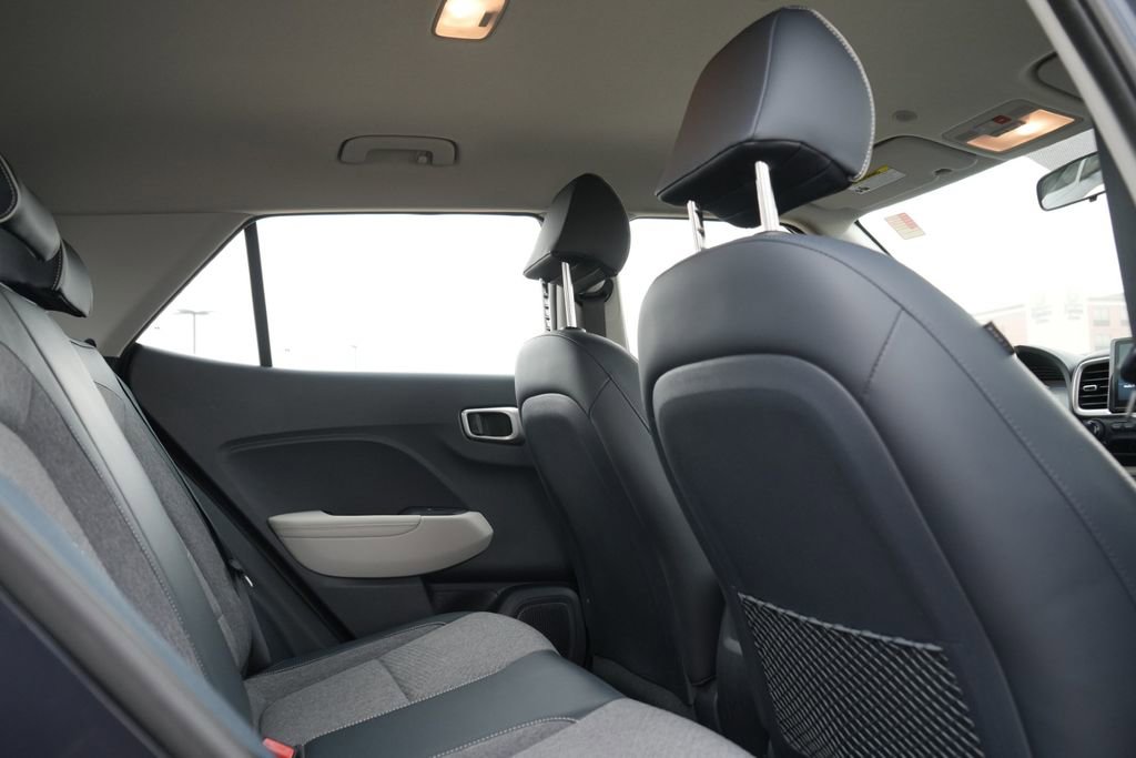 Certified 2023 Hyundai Venue Limited w/ Cargo Package image 14