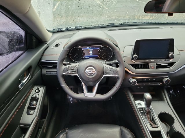 Used 2022 Nissan Altima 2.5 SR FWD image 9