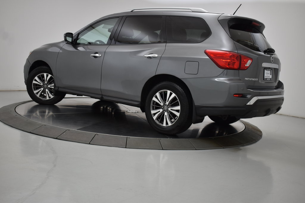 Used 2017 Nissan Pathfinder SV AWD/4WD image 6