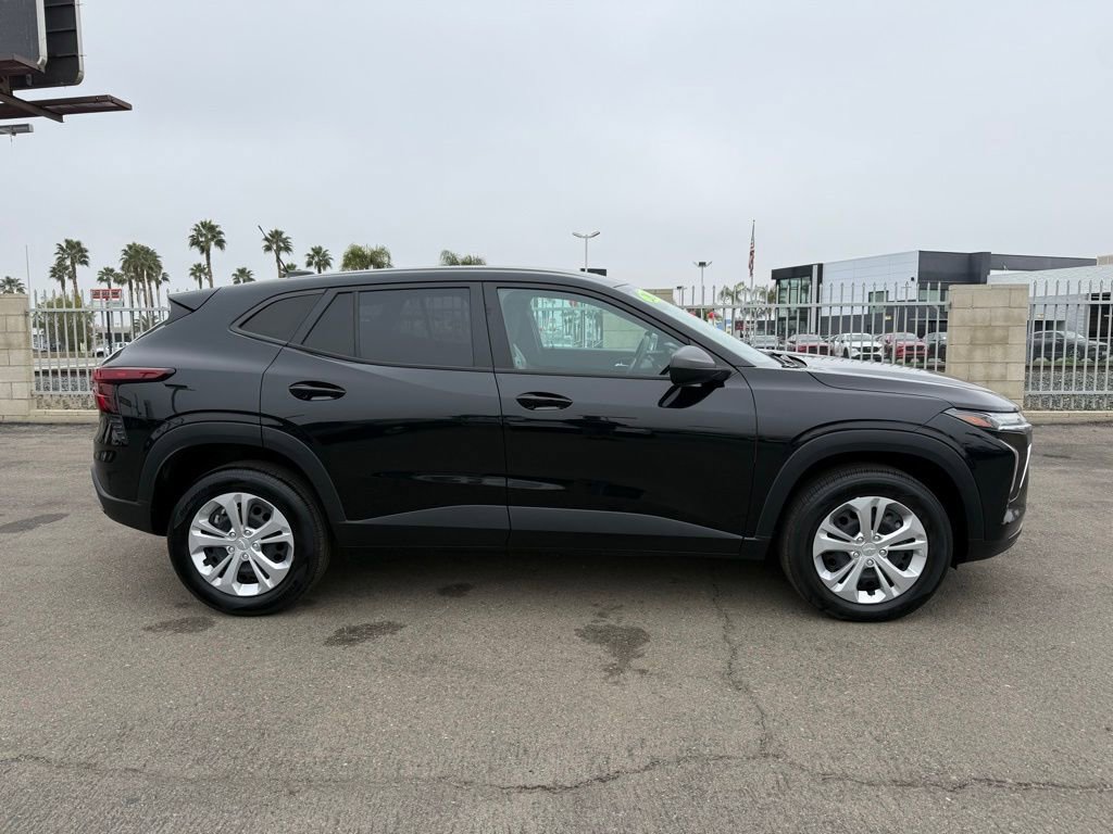 Used 2024 Chevrolet Trax LS image 7