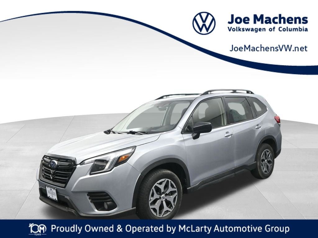 Used 2023 Subaru Forester Premium image 1