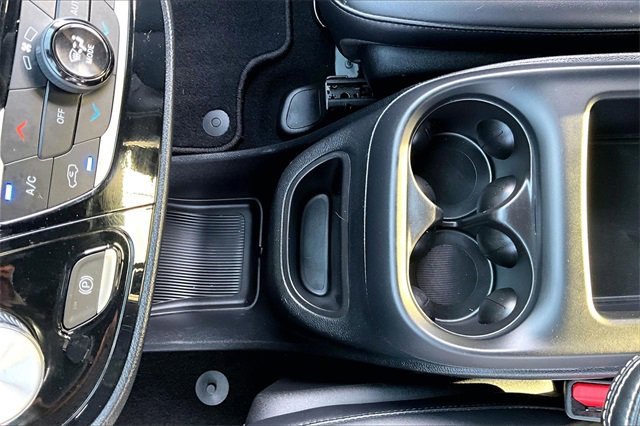 Used 2025 Chrysler Pacifica Select image 18