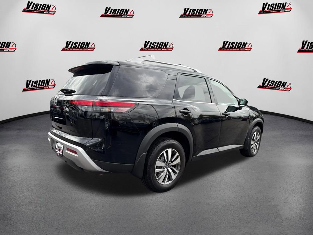 Used 2023 Nissan Pathfinder SL w/ Lighting Package (N92) AWD/4WD image 5
