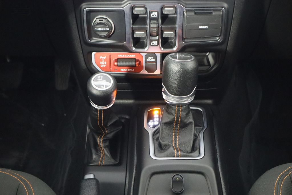 Used 2023 Jeep Gladiator Mojave w/ Cold Weather Group AWD/4WD image 27