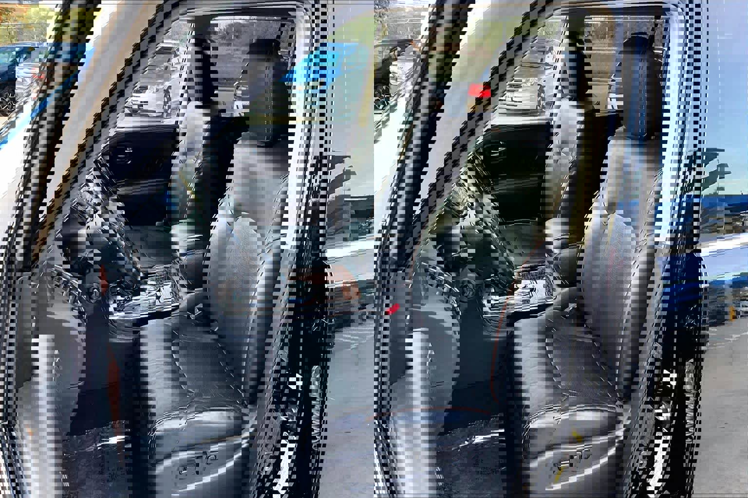 Used 2020 Nissan Armada SL w/ Premium Package image 7