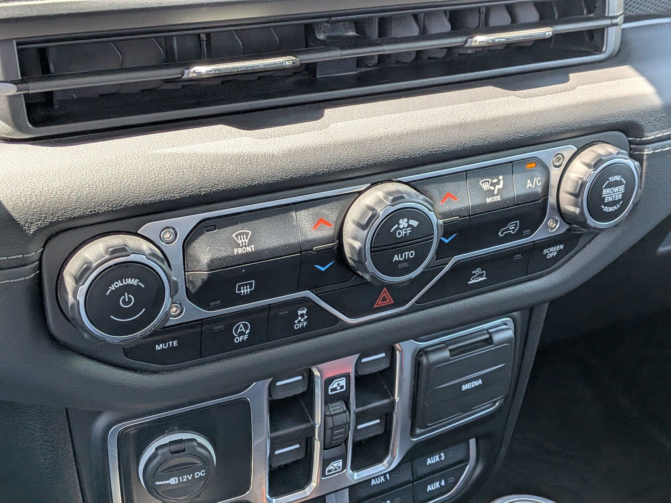 Used 2024 Jeep Gladiator Rubicon w/ Steel Bumper Group AWD/4WD image 24