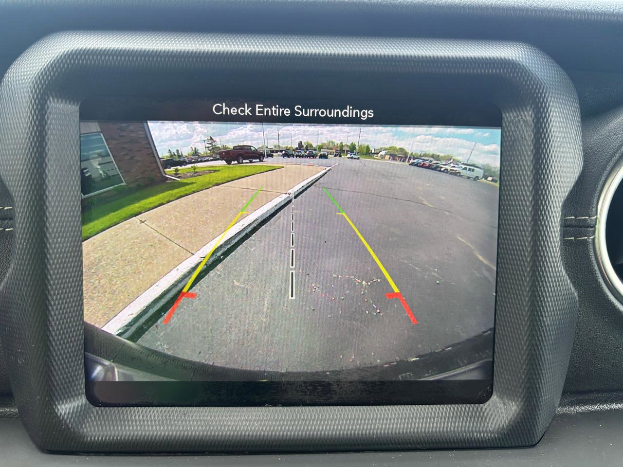 Used 2018 Jeep Wrangler Unlimited Sahara AWD/4WD image 21