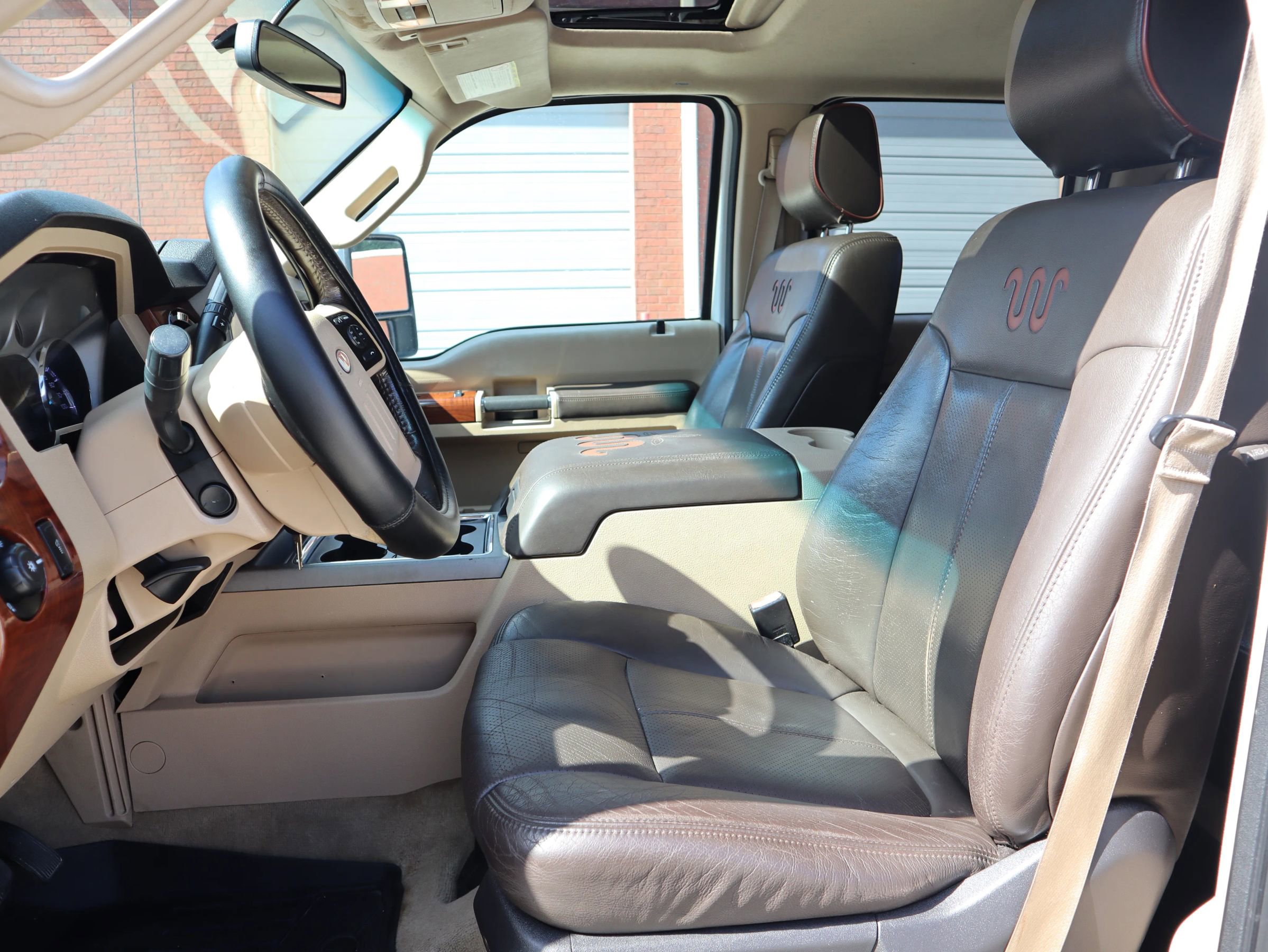 Used 2015 Ford F350 King Ranch w/ King Ranch w/Chrome Package image 27