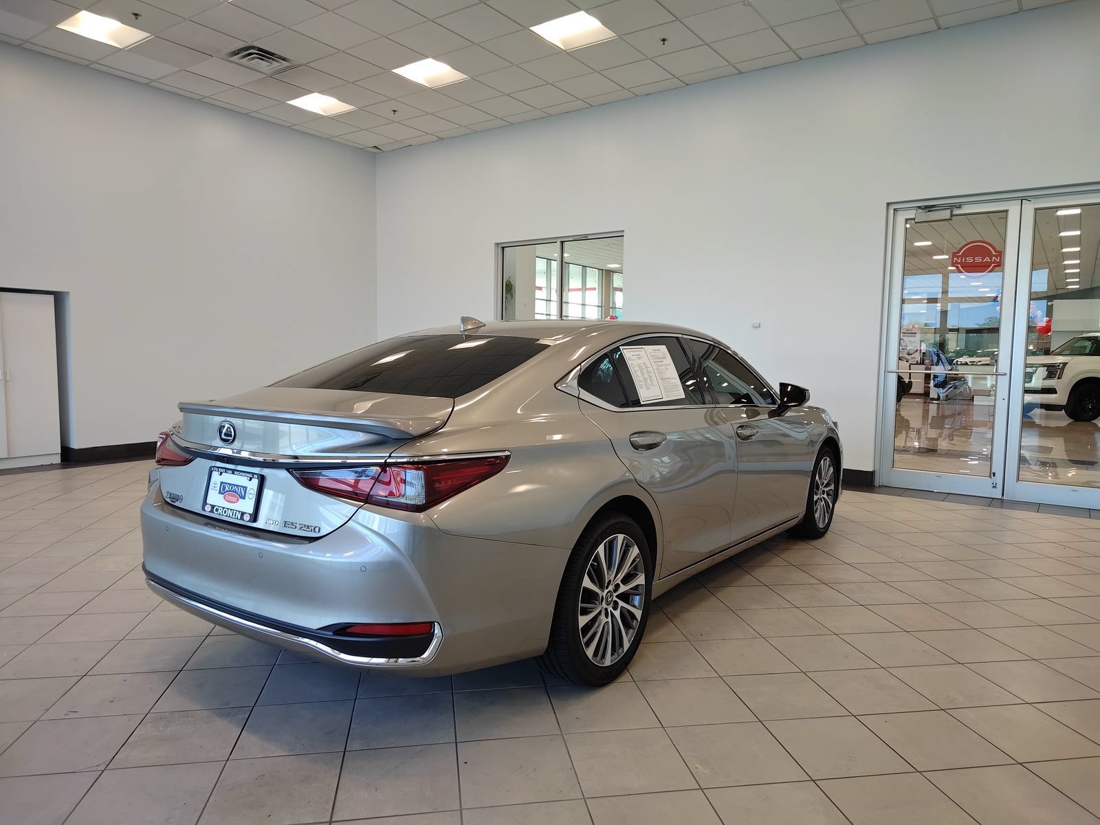 Used 2021 Lexus ES 250 w/ Premium Package AWD/4WD image 3