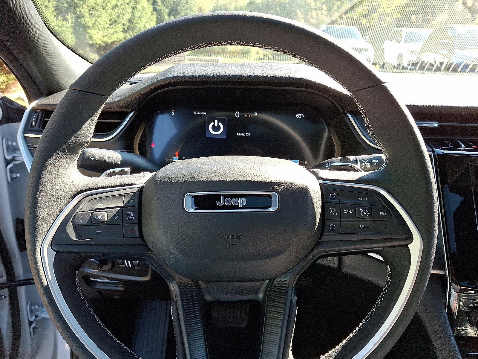 New 2025 Jeep Grand Cherokee Altitude image 12