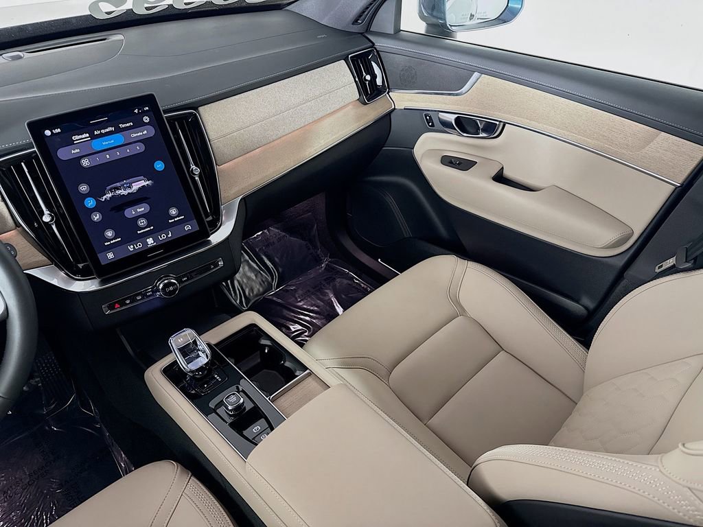 Certified 2026 Volvo XC90 B6 Core image 24