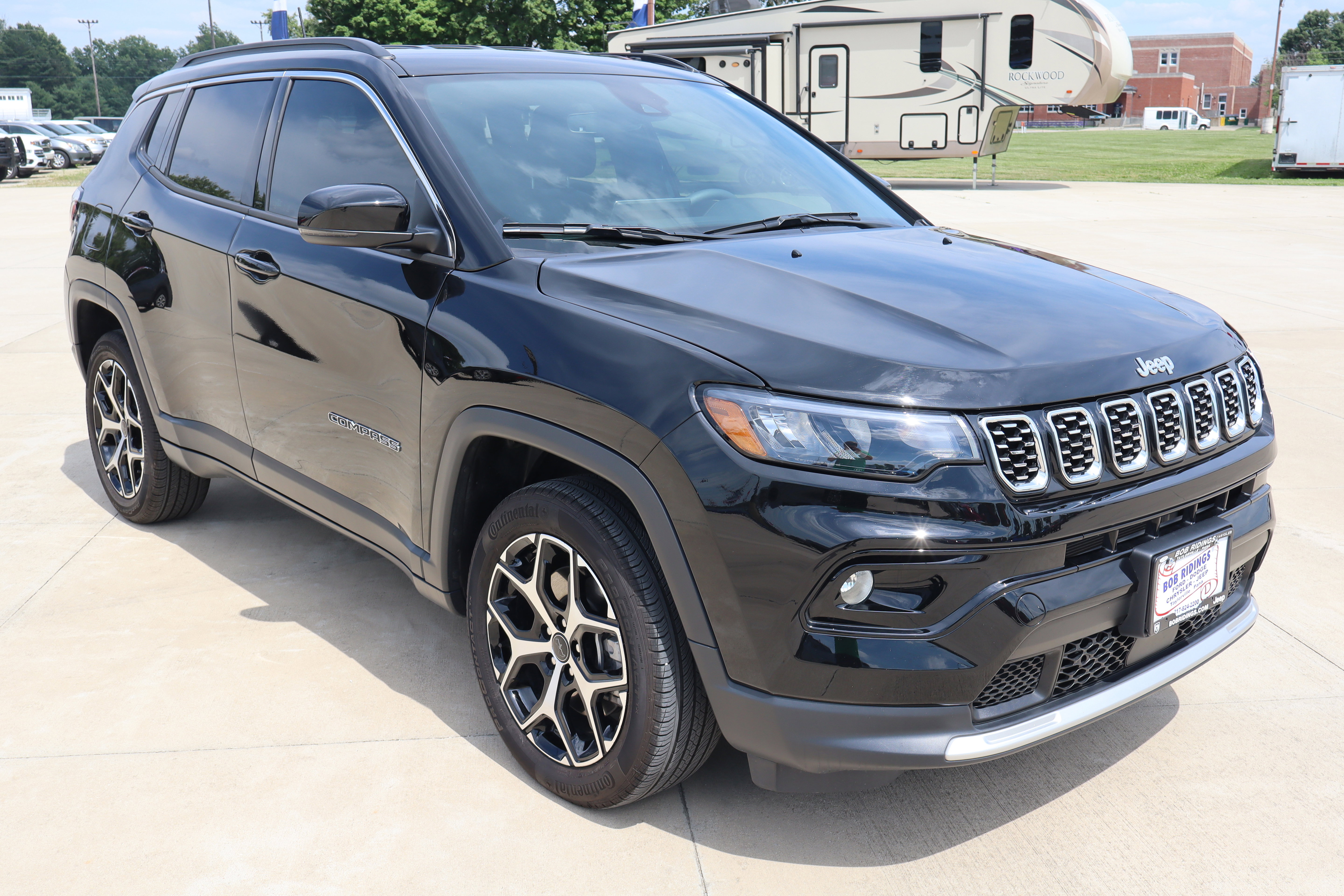 Used 2025 Jeep Compass Limited AWD/4WD image 3