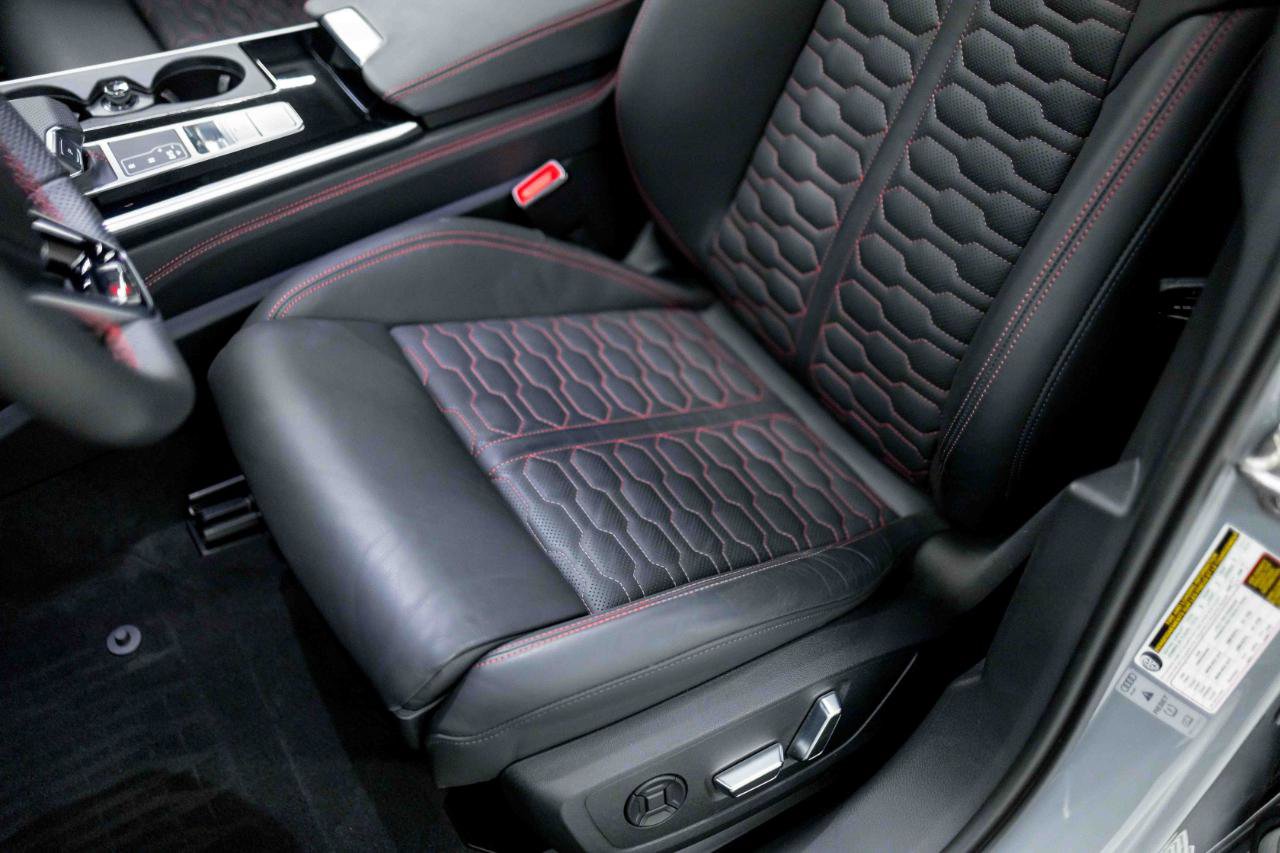 Used 2025 Audi RS 6 performance AWD/4WD image 77