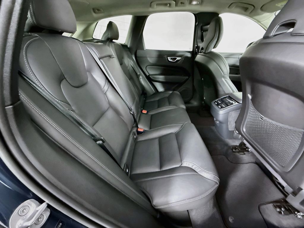Used 2023 Volvo XC60 B5 Ultimate w/ Climate Package AWD/4WD image 29