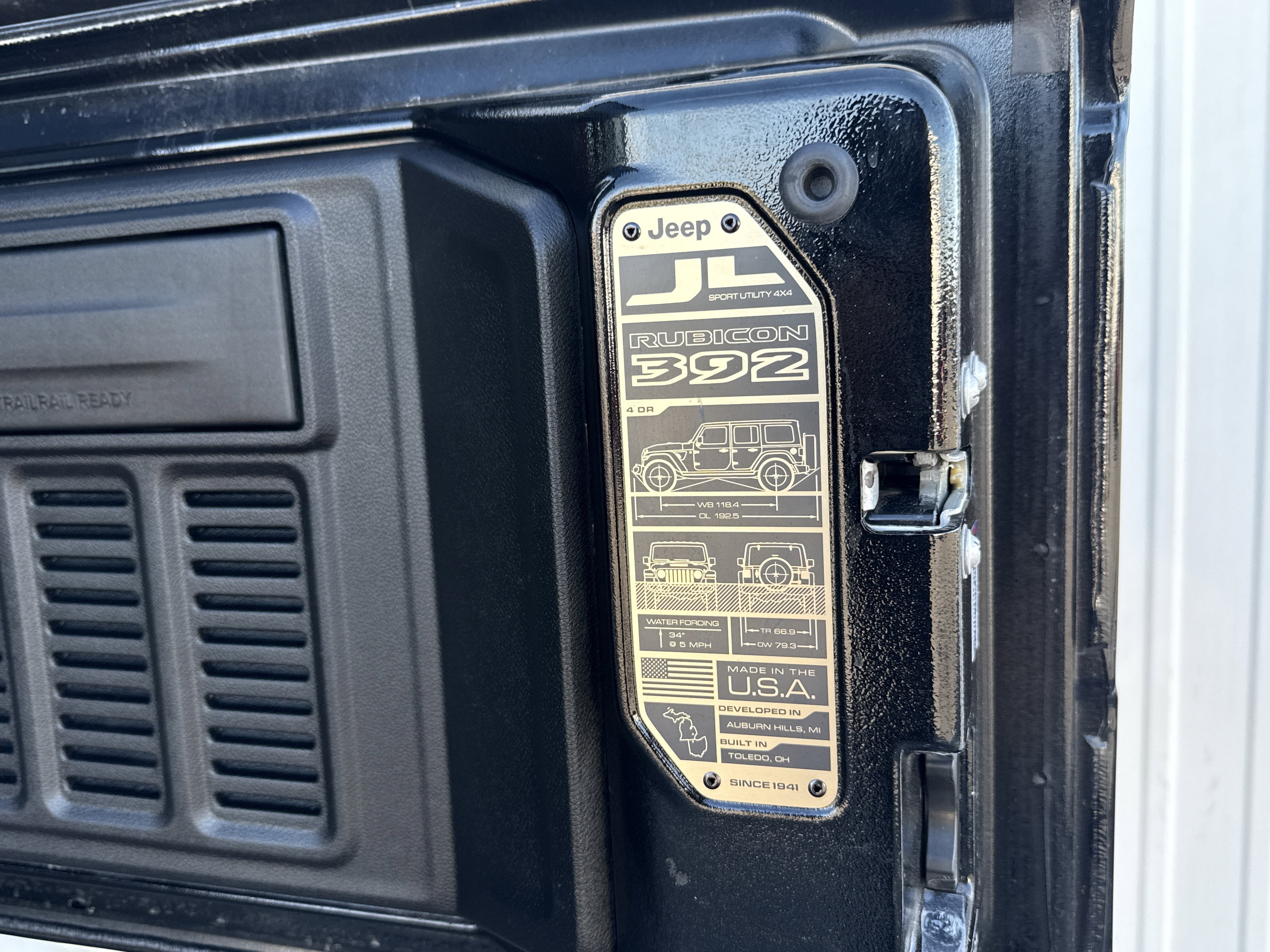 Used 2024 Jeep Wrangler Rubicon 392 image 17