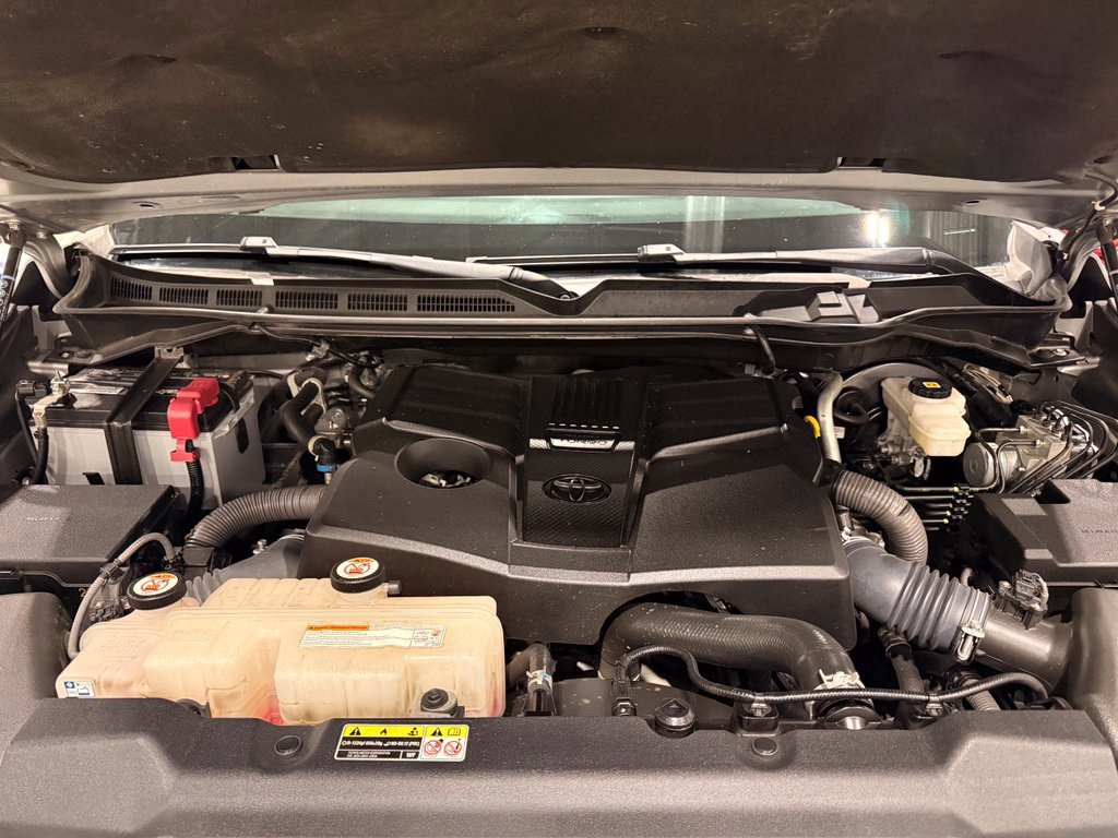 Used 2022 Toyota Tundra SR5 AWD/4WD image 11