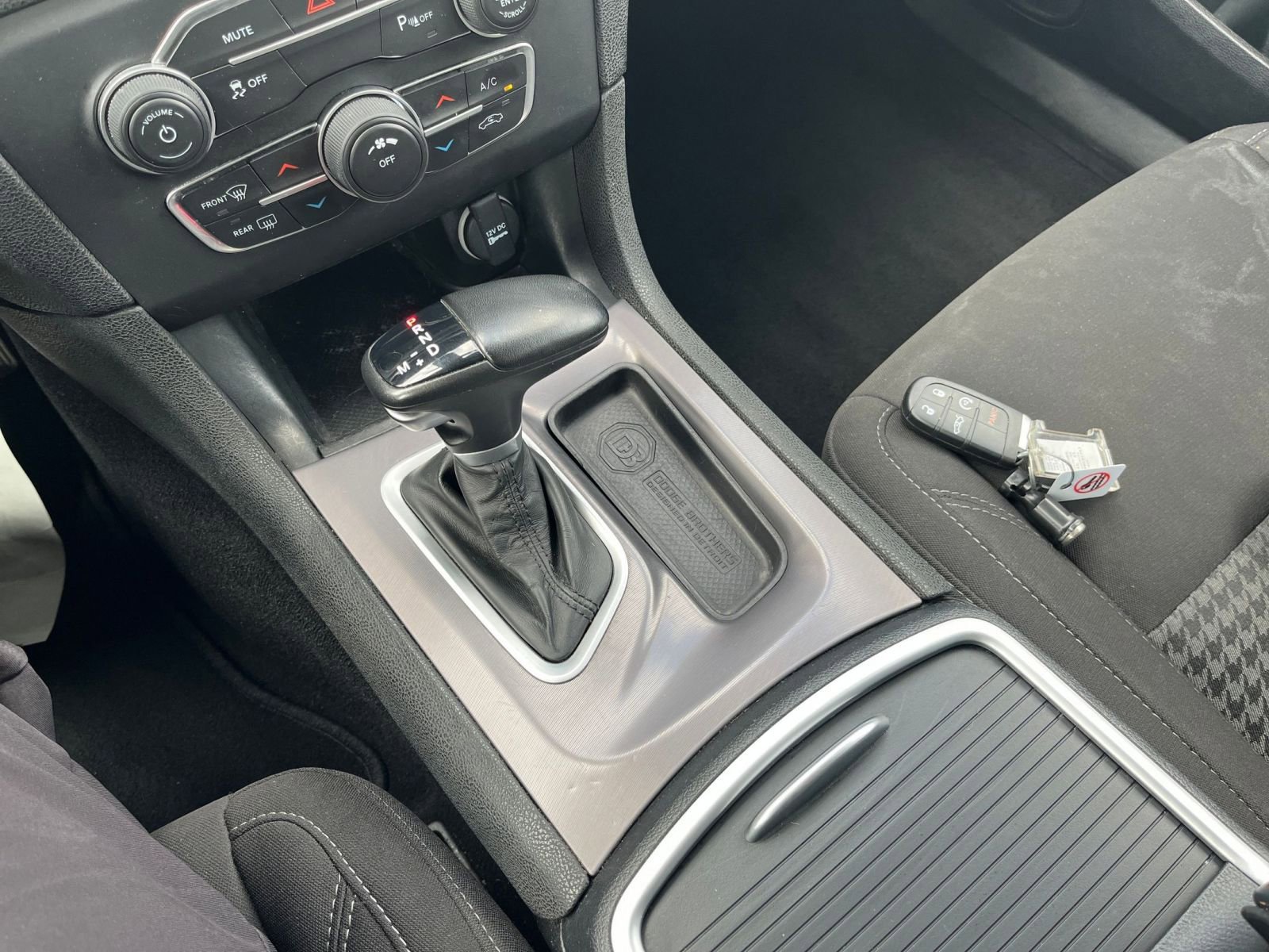 Used 2023 Dodge Charger SXT image 37